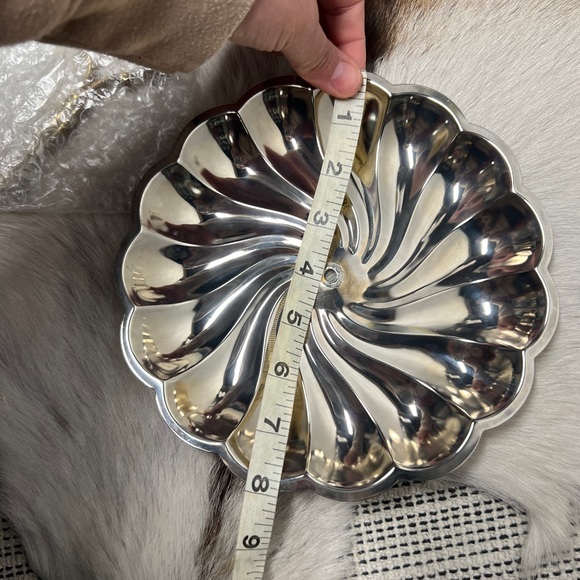 Vintage Sterlingcraft 8" Scalloped Silver-Plated Snack Dessert Nut Tray 24K Gold - Picture 2 of 5